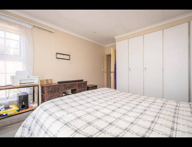 2 BEDROOM TOWNHOUSE FOR SALE IN RANGE VIEW